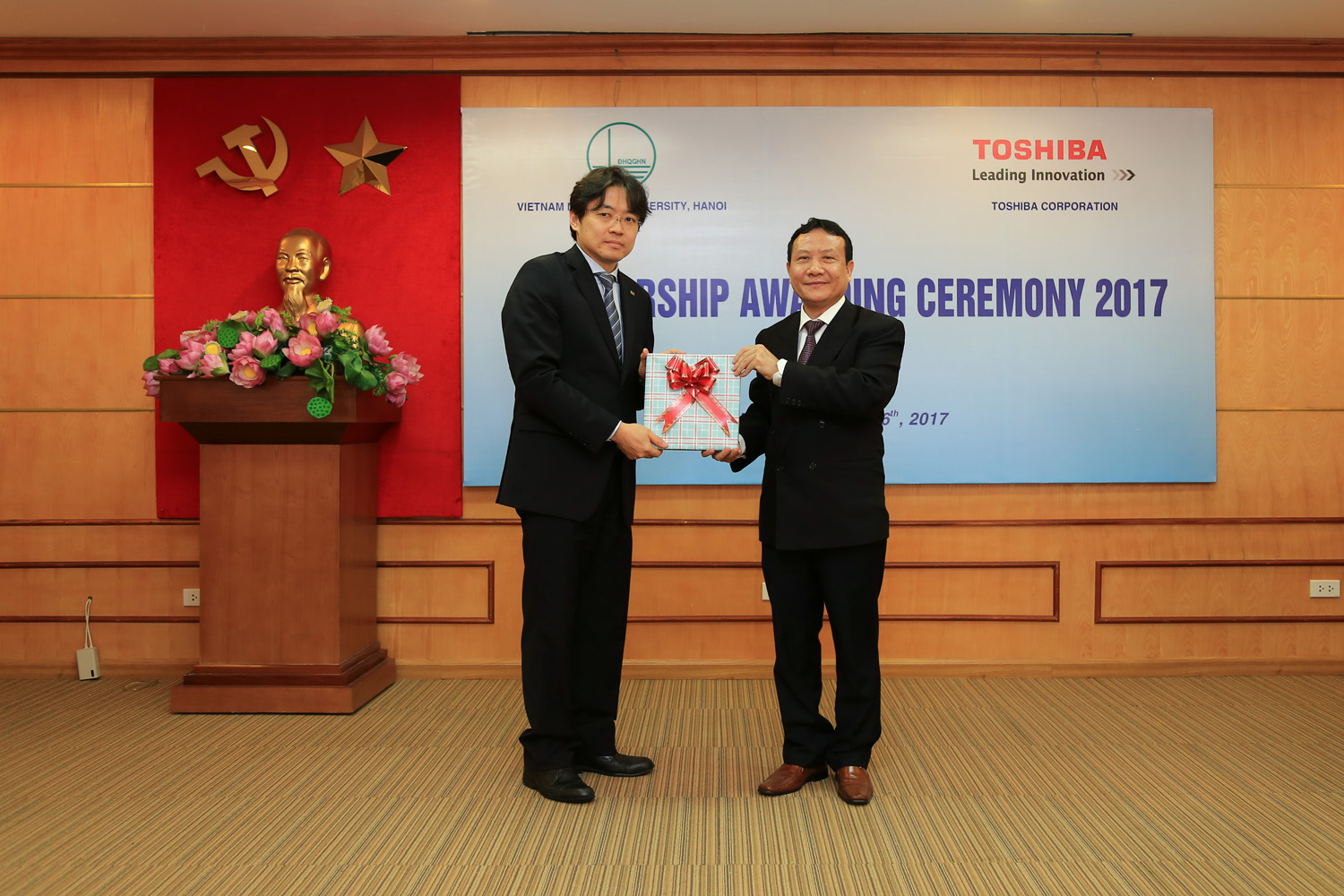 hoc20bong20toshiba2011