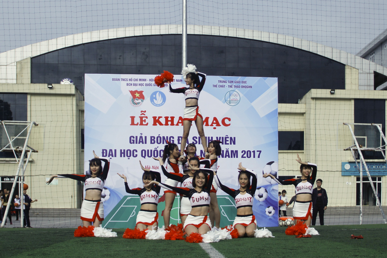 khai20mac20giai20bong20da20dhqg204