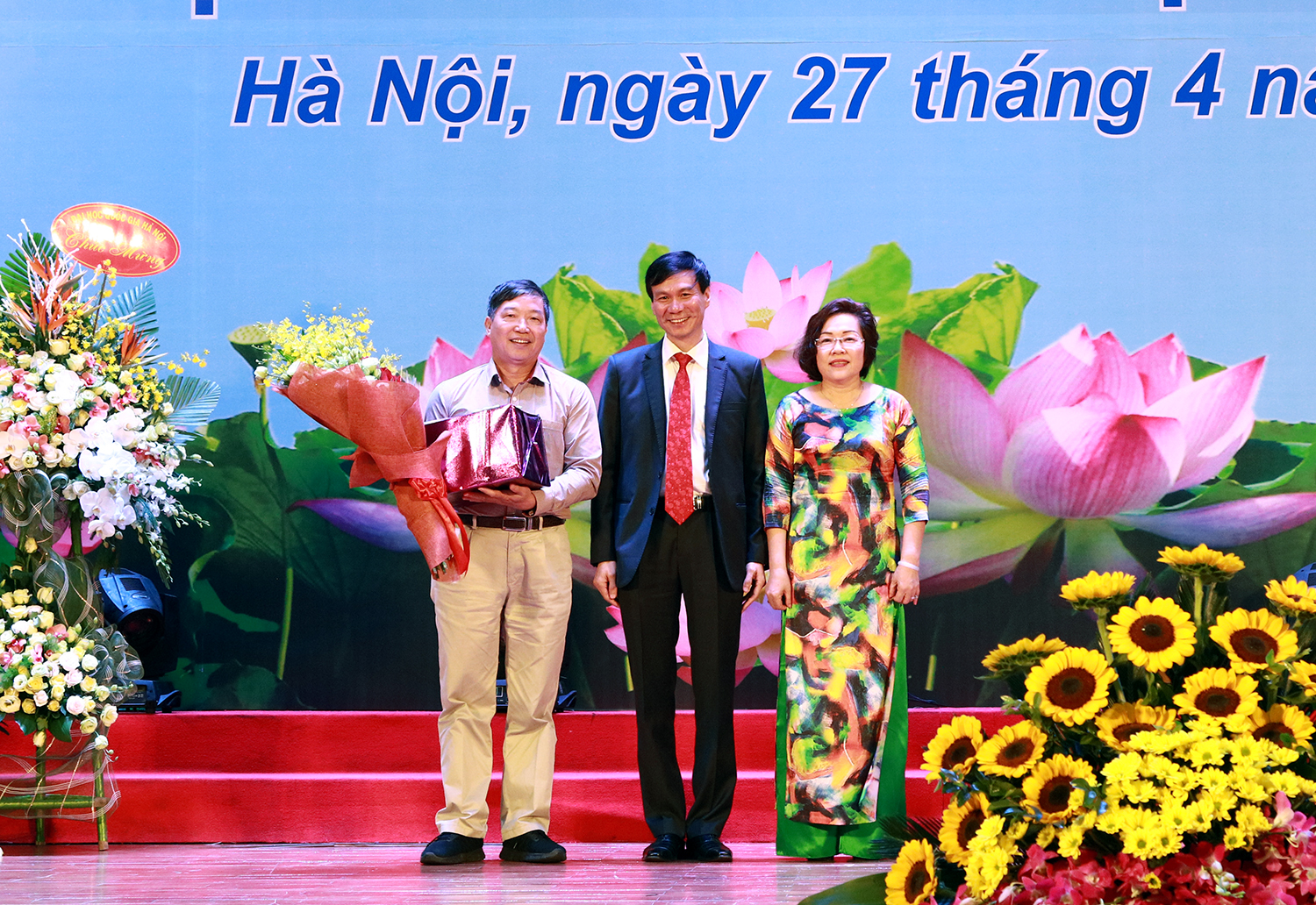 vnu20-20cong20bo20hieu20truong20truong20dh20giao20duc20281429