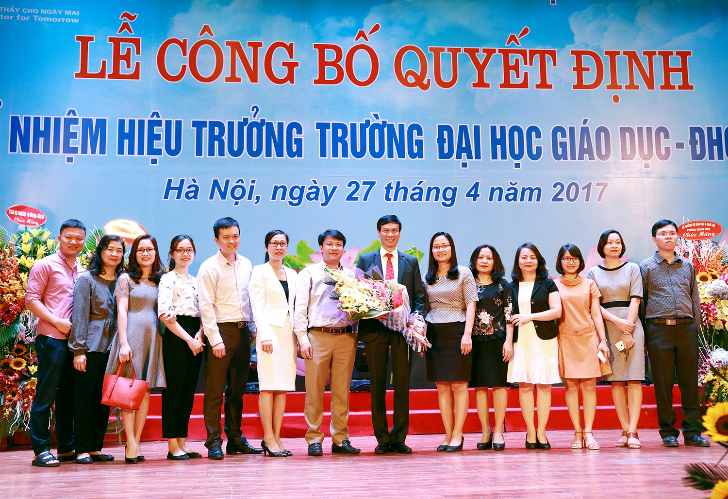 vnu20-20cong20bo20hieu20truong20truong20dh20giao20duc20282529