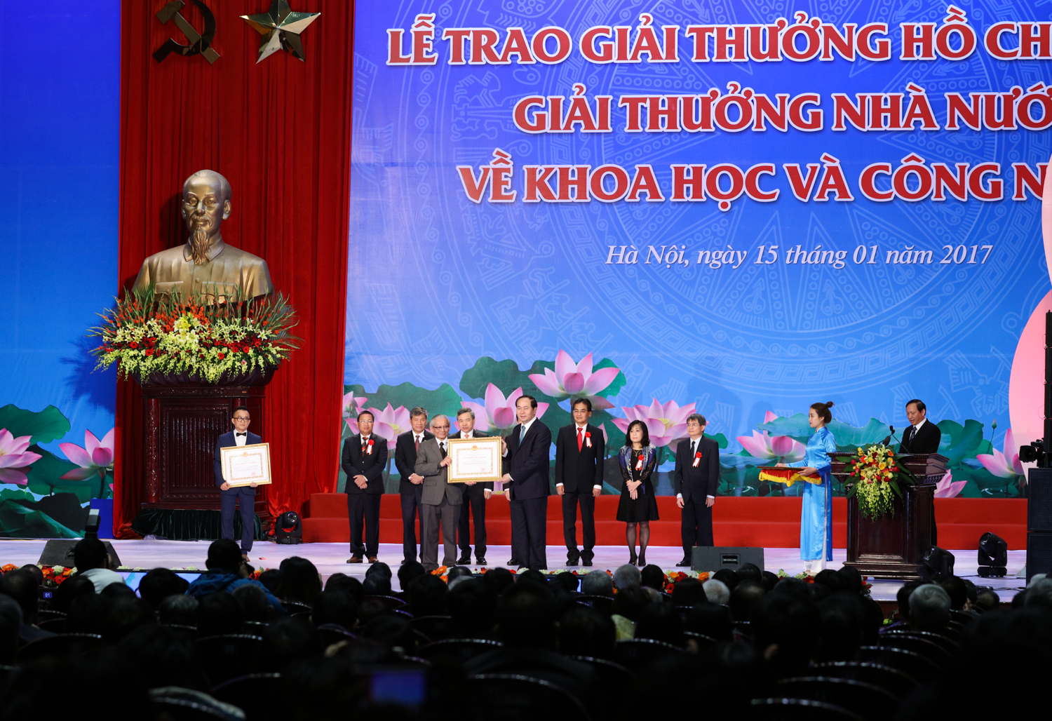 vnu20-20giai20thuong20hcm-giai20thuong20nha20nuoc202016204-1