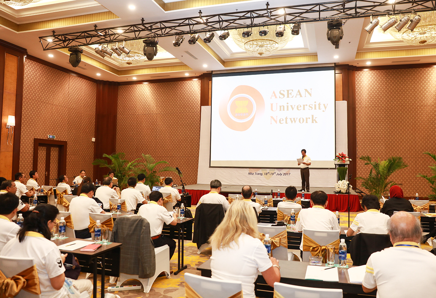 vnu20-20hoi20nghi20giam20doc20cac20dai20hoc20aun20lan20thu209201