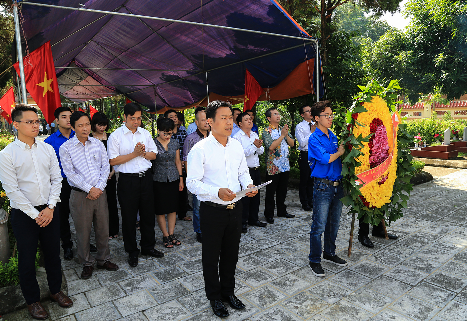 vnu20-20nghia20trang20thach20that2028429