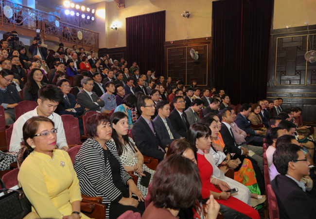 vnu20-20ra20mat20clb20cuu20sv20dhqghn206