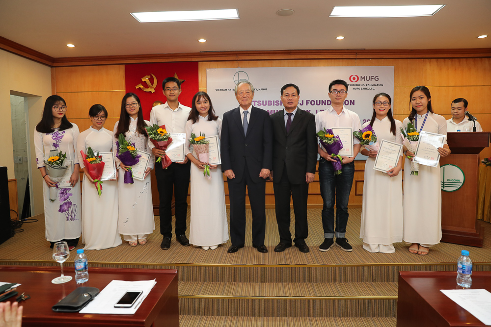 vnu20hoc20bong20mitsubishi12037